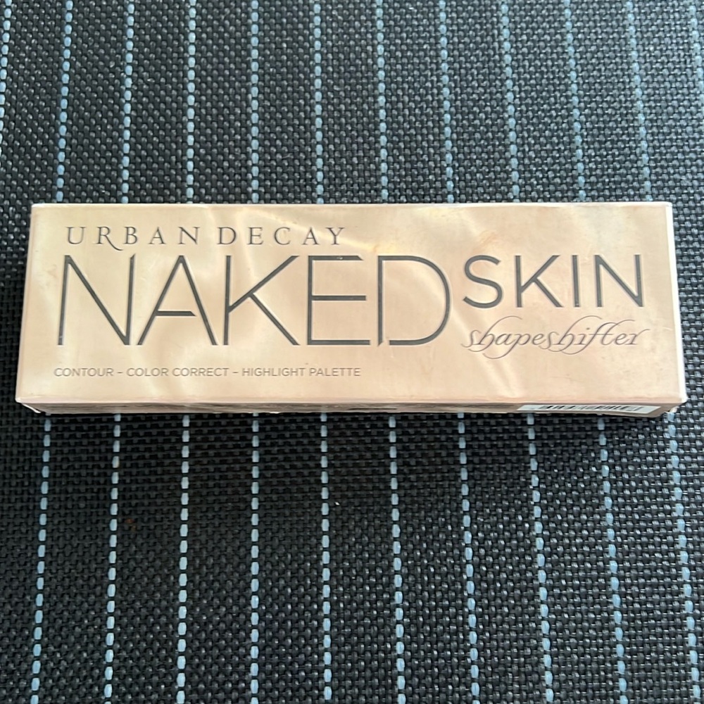 Urban Decay Naked Skin Shapeshifter shade Light/Medium. Great used condition.